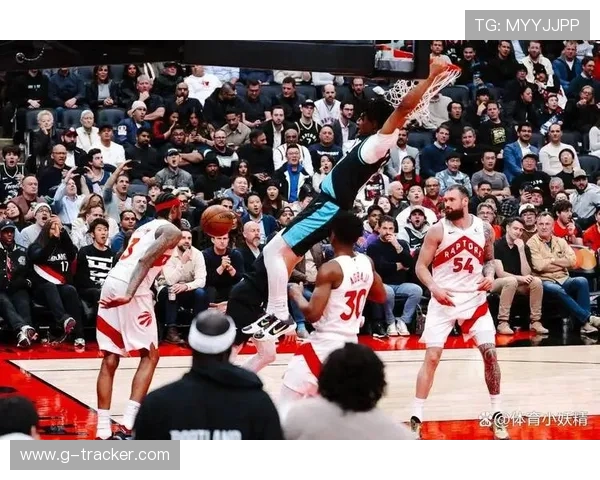 NBA巴恩斯顶着克林根双手暴扣猛龙末节开局领先开拓者6分